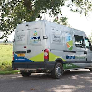 De leghennenhouders uit Mastenbroek bij Zwolle kochten een bus waarmee ze hun eieren, het ’IJsseldelta-ei’,  naar supermarkten en andere klanten brengen. Bovendien staan de leghennenhouders nu ook geregistreerd als pakstationhouder. „We betalen daarvoor e