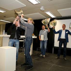 De bezoekers van het Pluimvee Symposium Leg in Eersel kozen Insecten in het veevoer tot winnaar van de Innovatieprijs Leg. Het idee van leghennenhouders Léon en Wilco Jansen won overtuigend en kreeg ruim 45 procent van de stemmen.