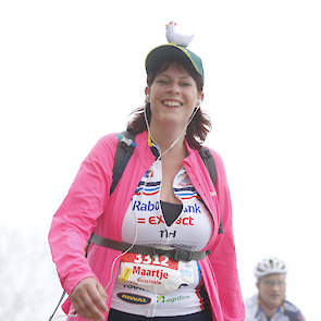 mmmEggie en legpluimveehoudster Maartje Gussinklo uit Eibergen loopt de Alpe d'HuZes. „Vorig jaar fietste mijn man Bart mee en ik raakte zo geïnspireerd dat ik zelf ook mee wilde doen. Een prachtige, emotionele week. Een cadeautje voor het leven." Maartje