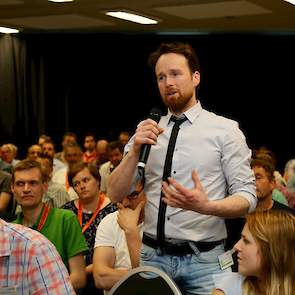 De Zeeuwse leghennenhouder Léon Jansen mengde zich ook in de discussie. Hij wou van de Storm van Leeuwen wanneer het zover is dat het leger zich terug trekt uit een land omdat de situatie uitzichtloos is.