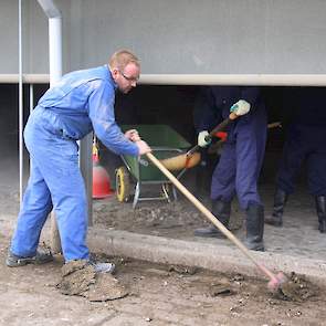 De Koning in Lunteren maakte tot vorige week elke donderdagavond de hokken mestvrij.