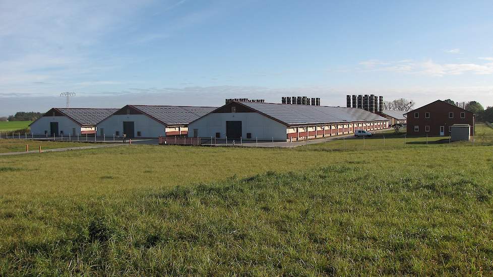 Westerbeek slaapt door de week in zijn huis (rechts op de foto te zien) op zijn bedrijf in Wilsickow. Hij ziet het niet zitten om Wijster te verlaten en zich definitief in Noordoost-Duitsland te vestigen.