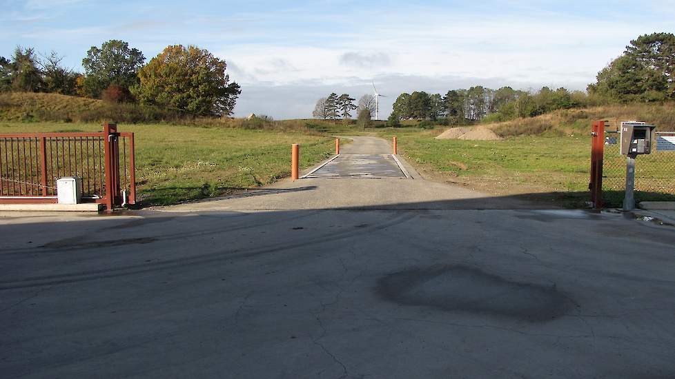 De pluimveehouder heeft een eigen weegbrug op zijn grootste bedrijf in Wilsickow.