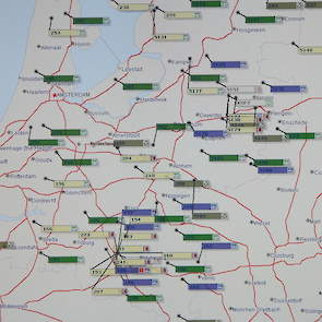 Vanuit de hoofdvestiging in Son, twee overslagstations in Woudenberg en Nijverdal en drie containerwisselstations in Berkel en Rodenrijs, Heerhugowaard en Sumar, verzorgt Rendac efficiënte inzamelroutes in heel Nederland. Gemiddeld zijn er 65 vrachtwagens