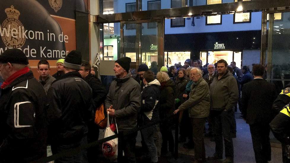 De actievoerende boeren bezochten de Tweede Kamer ook.