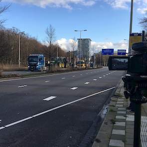 De actievoerende boeren uit Groningen op weg naar het Malieveld in Den Haag.