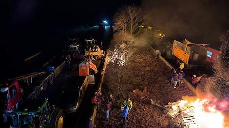 Limburgse pluimveehouder protesteert bij Belgische grens: 'Met Holman van NSC weer D66-ideeën in de regering'