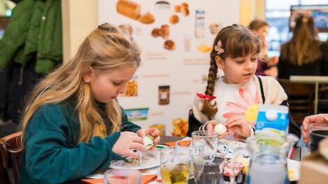 Blij met een Ei, de mmmEggies en Powerful Eggs sponsoren gekookte eieren Nationaal Schoolontbijt